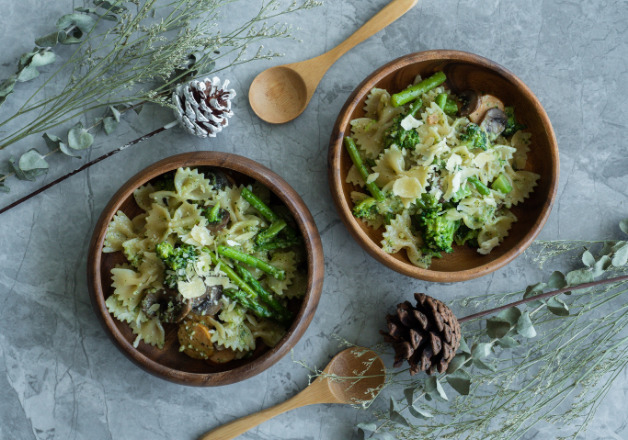 Kichererbsennudeln mit Basilikum Pesto