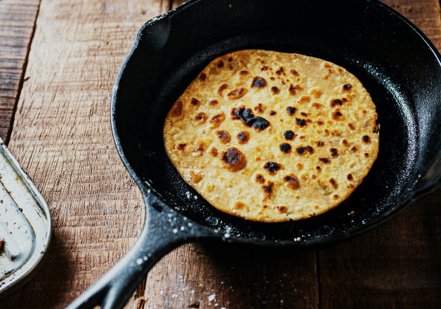 Selbstgebackenes Naan Brot 