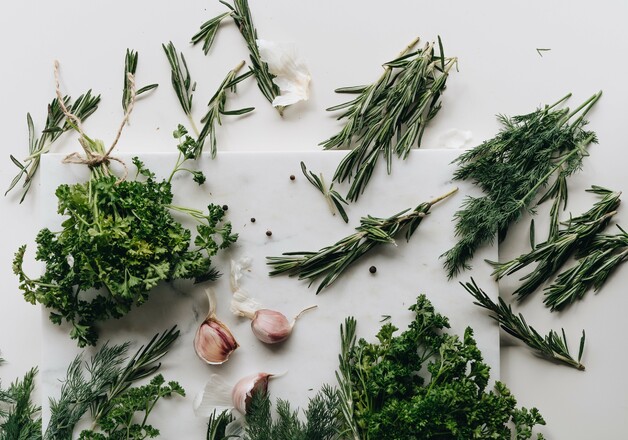 Kräuter zu Brokkoli