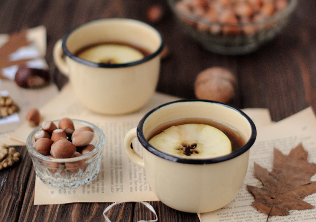 Selbstgemachter weißer Glühwein