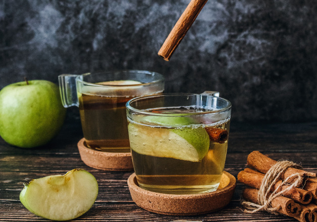 Selbstgemachter weißer Glühwein
