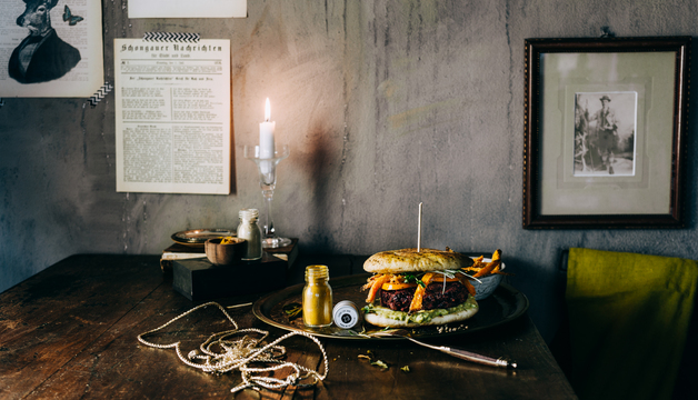 Rote Beete Burger mit Süßkartoffeln