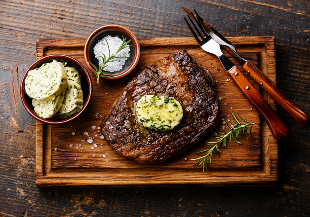 Steak mit pikanter Grillbutter