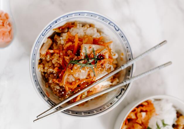 Selbstgemachte Asiapfanne mit Huhn