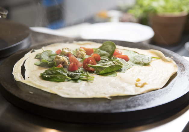 Kräutercrêpes mit Blattspinat