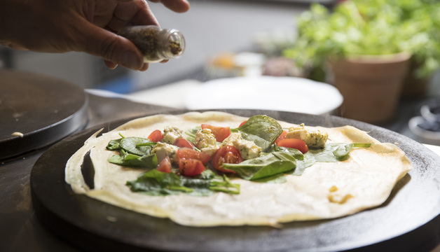 Kräutercrêpes mit Blattspinat