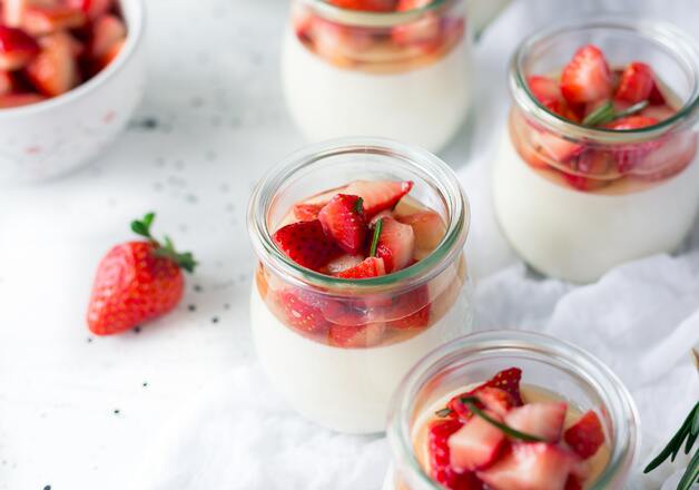Panna Cotta mit Erdbeersauce