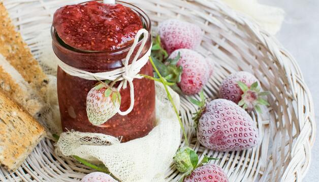 Erdbeersauce im Glas