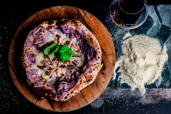 Selbstgemachte winterliche Pizza
