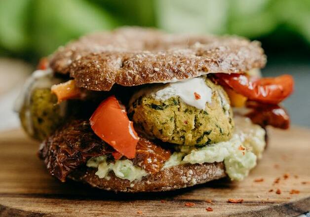 Selbstgemachter Falafel Burger