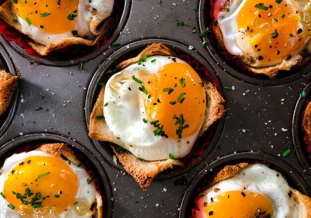 Frühstücksmuffins mit Ei