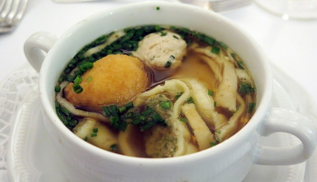 Selbstgemachte Hochzeitssuppe