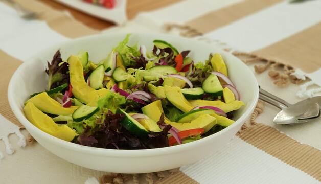 Frischer Avocado Salat
