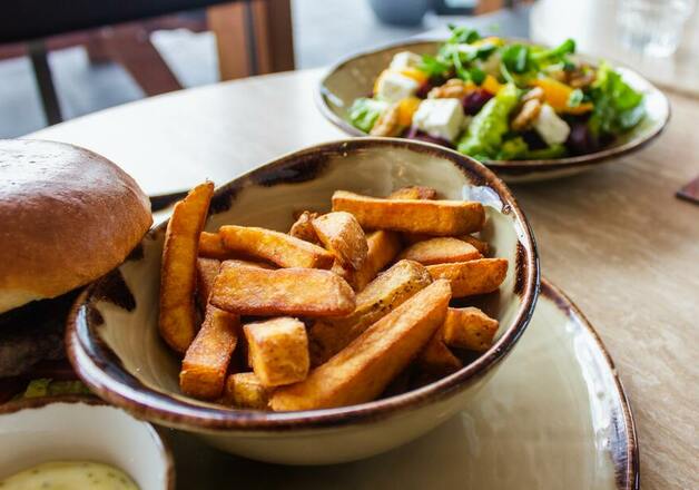 Selbstgemachte Süßkartoffel Wedges