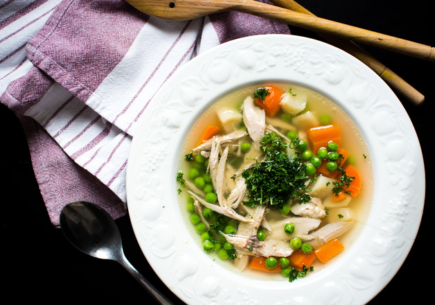Low Carb Gemüsesuppe mit Hähnchen