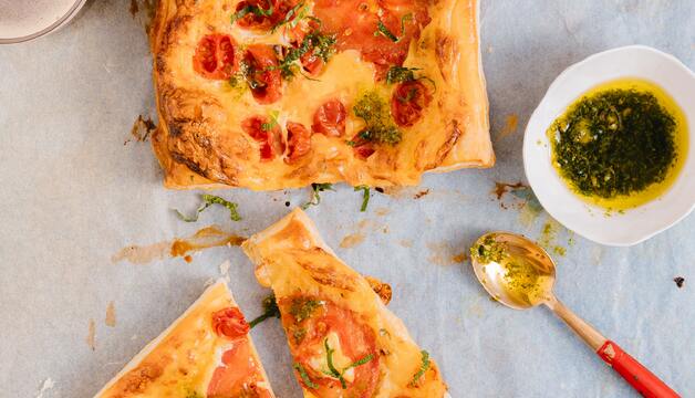 Selbstgemachte Tomaten-Blätterteig-Quiche