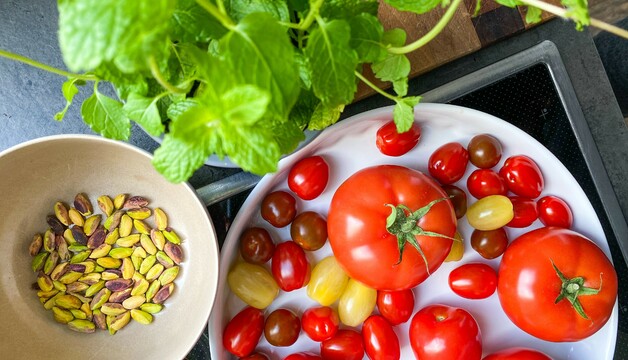 Selbstgemachter Tomate-Mozzarella-Auflauf