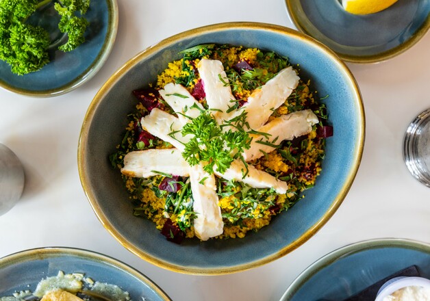 Reis Bowl mit Honig-Rosmarin-Halloumi