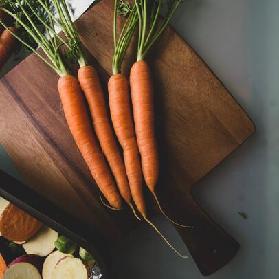 Orangene Eier färben