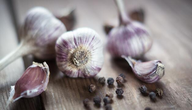 Knoblauch und Pfeffer
