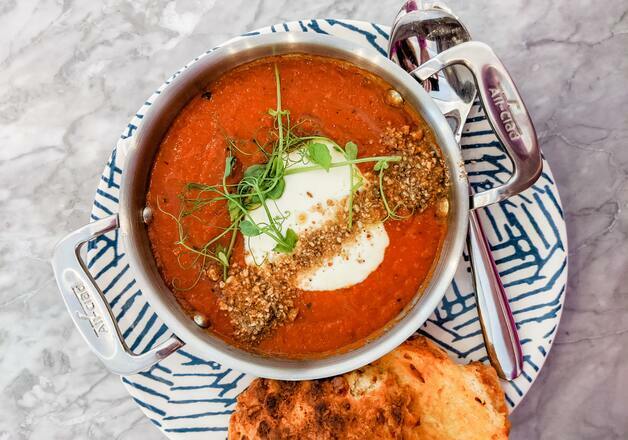 Selbstgemachte Karottensuppe mit Curry