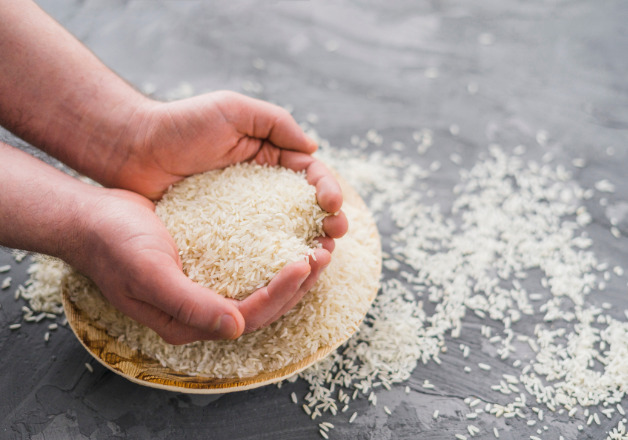Hand voller Reis