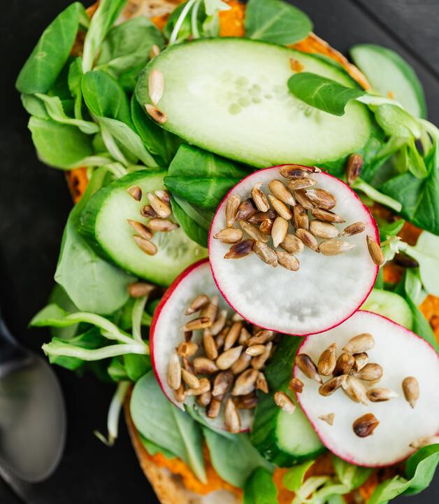 Gemischter Salat mit Feldsalat