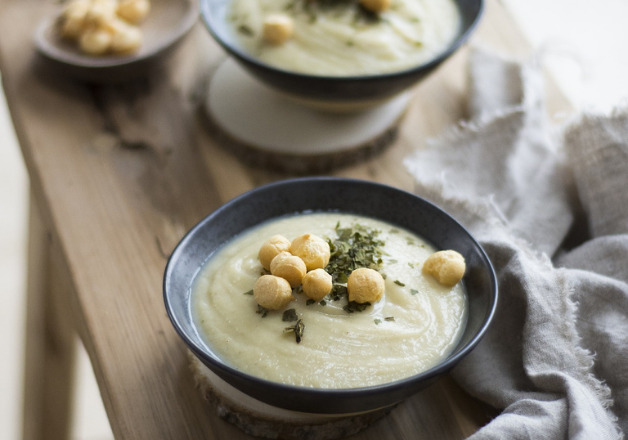 Selbstgemachte Blumenkohlcremesuppe
