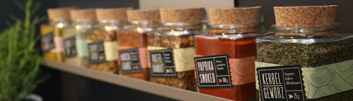 Gewürze in liebevoller Handarbeit