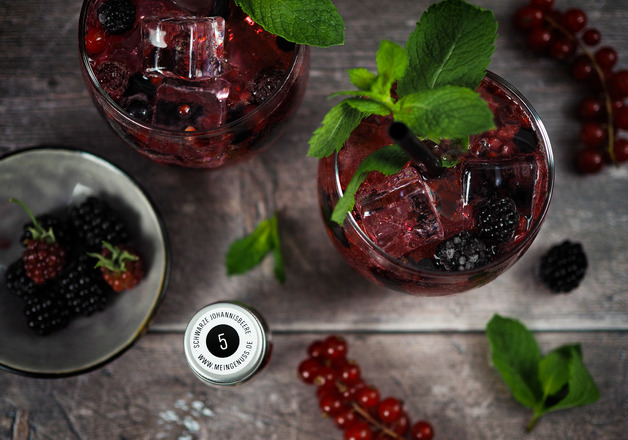 Infused Water mit Früchtetee