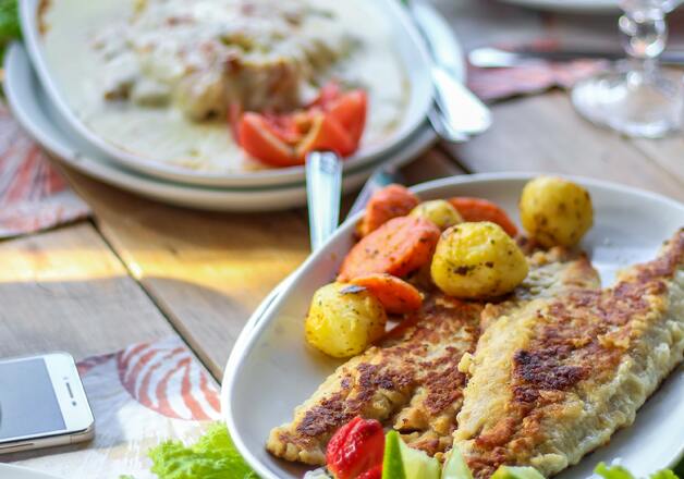 Selbstgemachtes Seelachsfilet mit Erdnusskruste