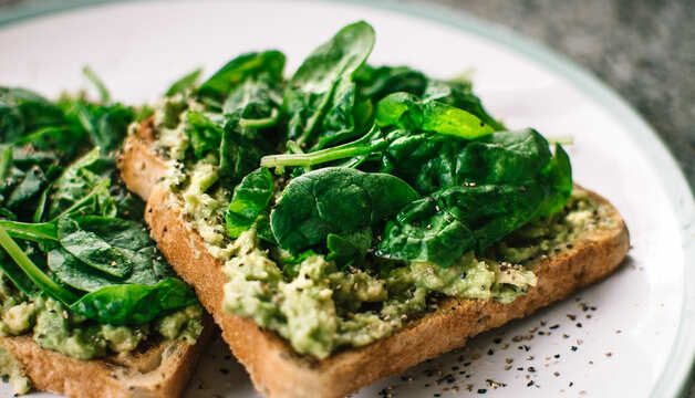 Toast mit Zitronenpfeffer Gewürz
