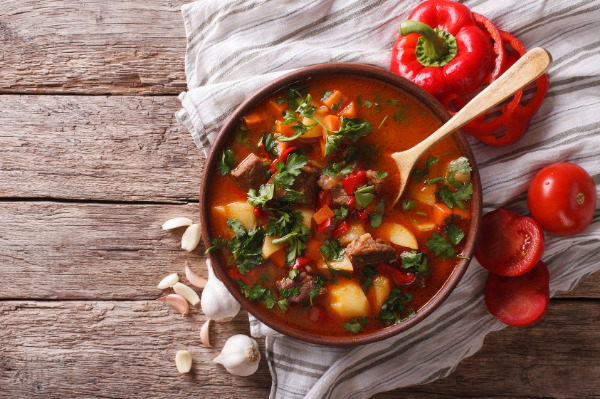 Selbstgemachtes ungarisches Gulasch